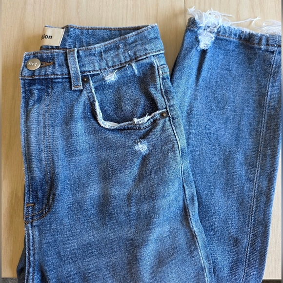 Reformation Hepburn Jean in rainier wash, size 25 - Picture 1 of 10